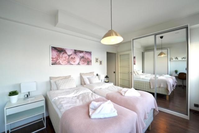 Cozy And Bright 2-Bedroom Apartment Washer And Dryer, King Size Bed Rovaniemi Luaran gambar